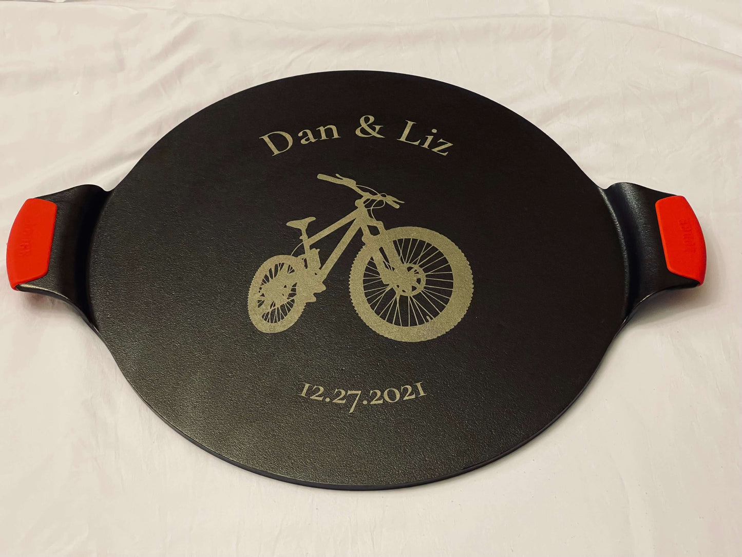 Personalized Laser Engraved Lodge Cast Iron Pizza Pan